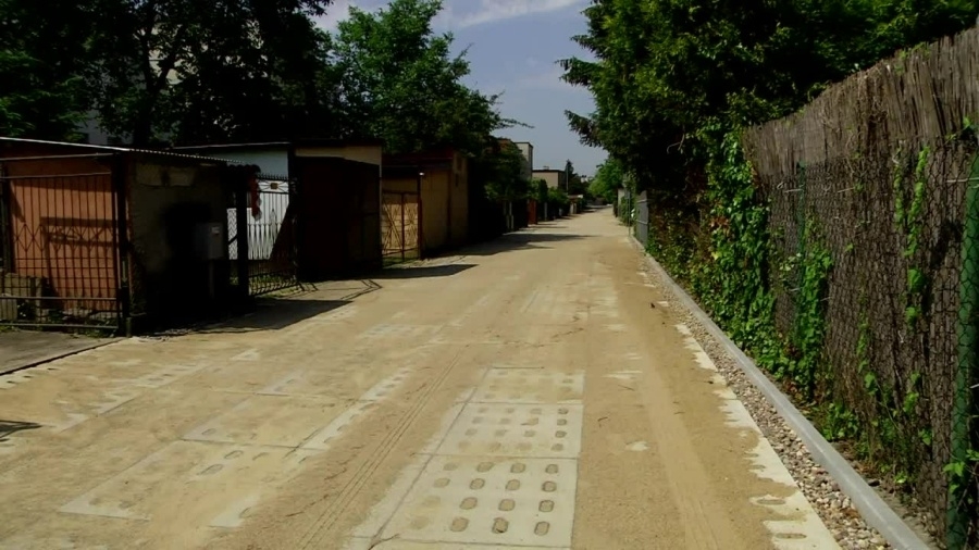 mieszkancy-smiechowa-maja-nowy-dojazd-do-swoich-domow.mp4