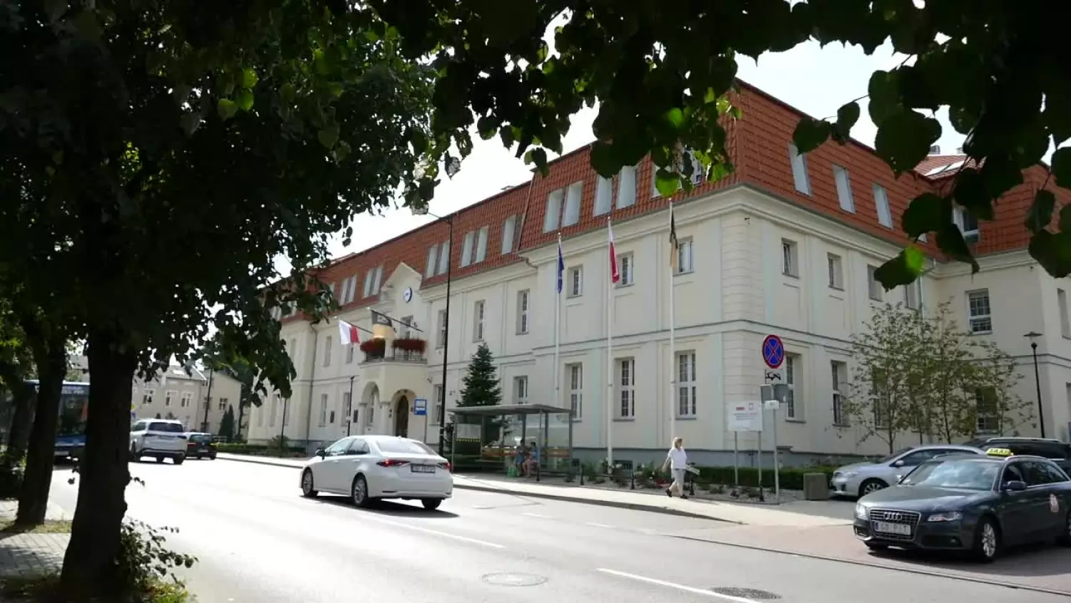 starostwo-powiatowe-gotowe-po-rozbudowie-za-105-mln-zl-mp4.mp4