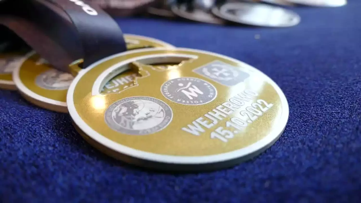 wychodzili-medale-w-nordic-walking.mp4