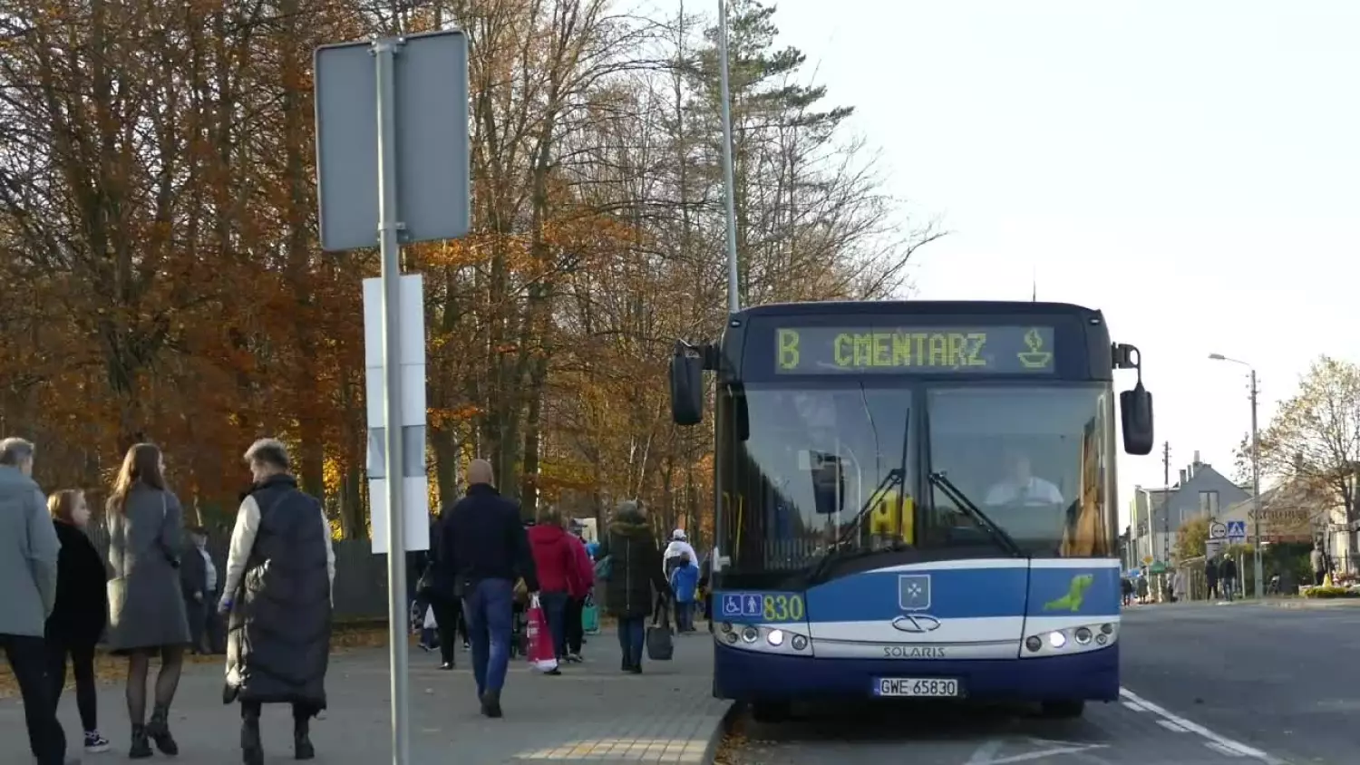 komunikacja-miejska-na-wszystkich-swietych.mp4