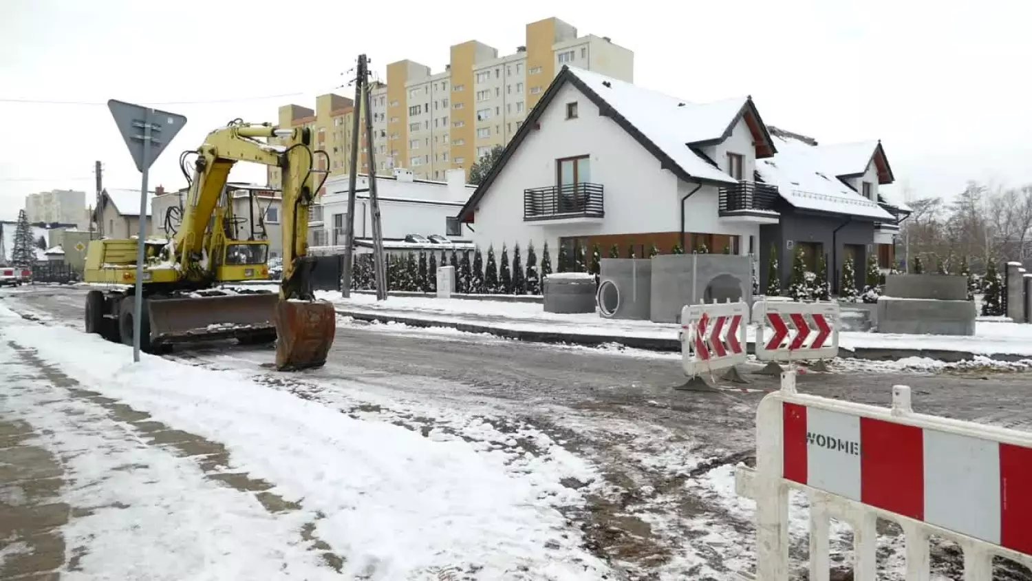 trwaja-prace-podziemne-w-rejonie-ul-staromlynskiej.mp4