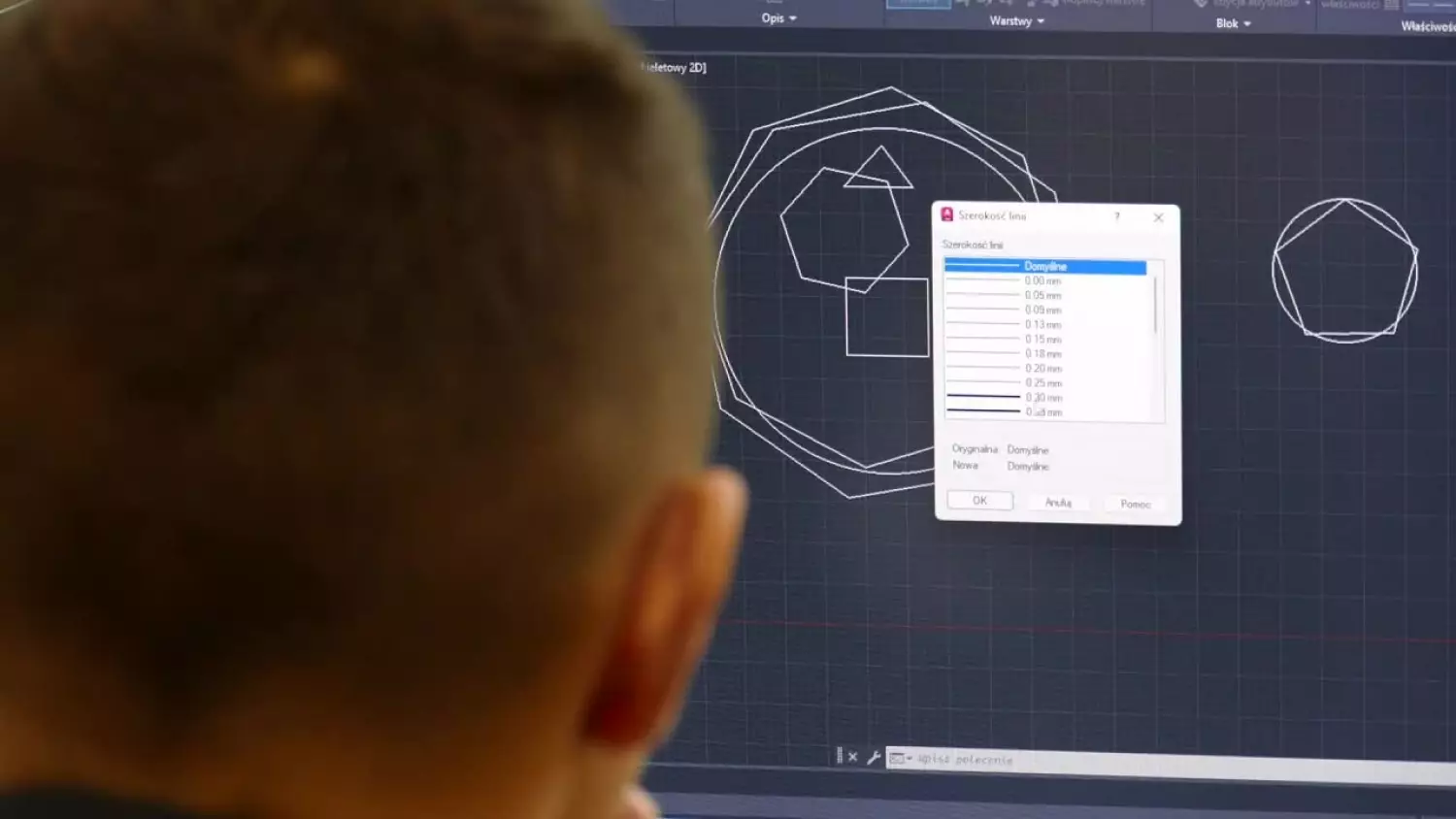 elektryk-prac-komp.mp4