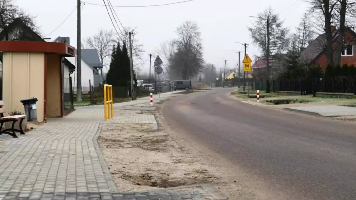 powiatowe-inwestycje-drogowe-w-paraszynie-i-kaczkowie.mp4