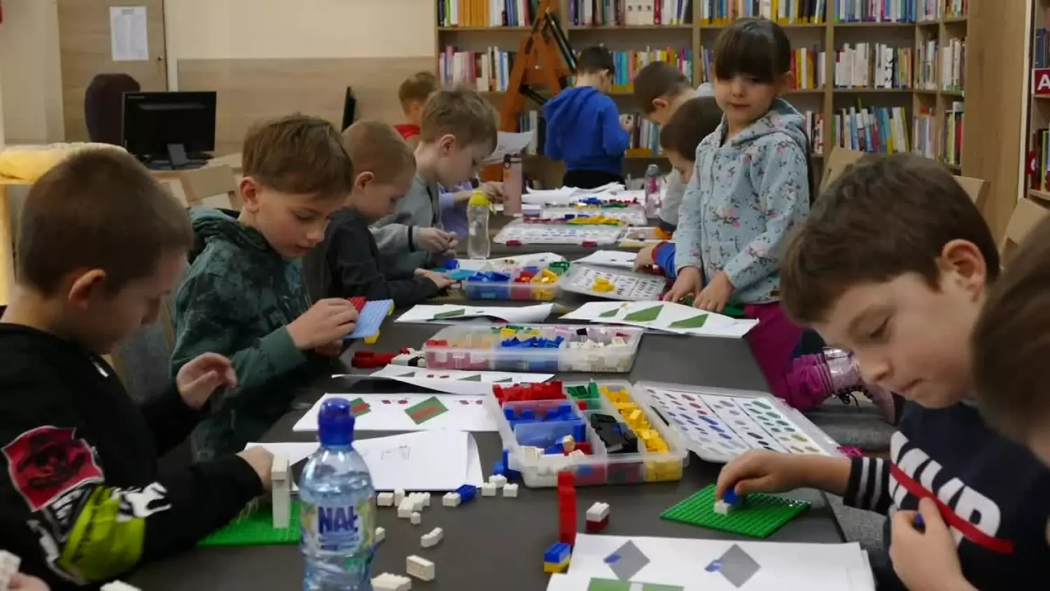 kolorowy-swiat-klockow-w-powiatowej-bibliotece-publicznej.mp4