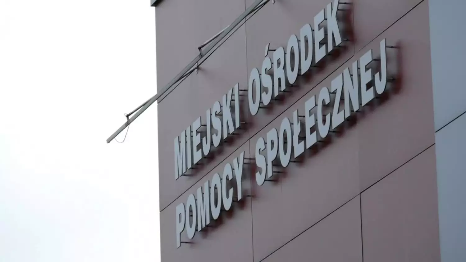 nie-badz-obojetny-reaguj-na-ludzka-krzywde.mp4