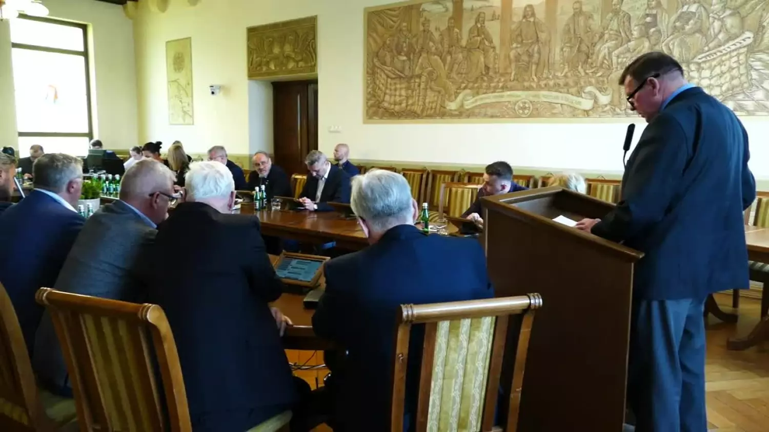 radni-przyjeli-zmiany-w-budzecie.mp4