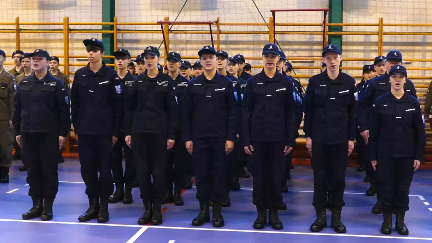 uroczyste-slubowanie-klas-pierwszych-w-redzie-8448c7d.mp4