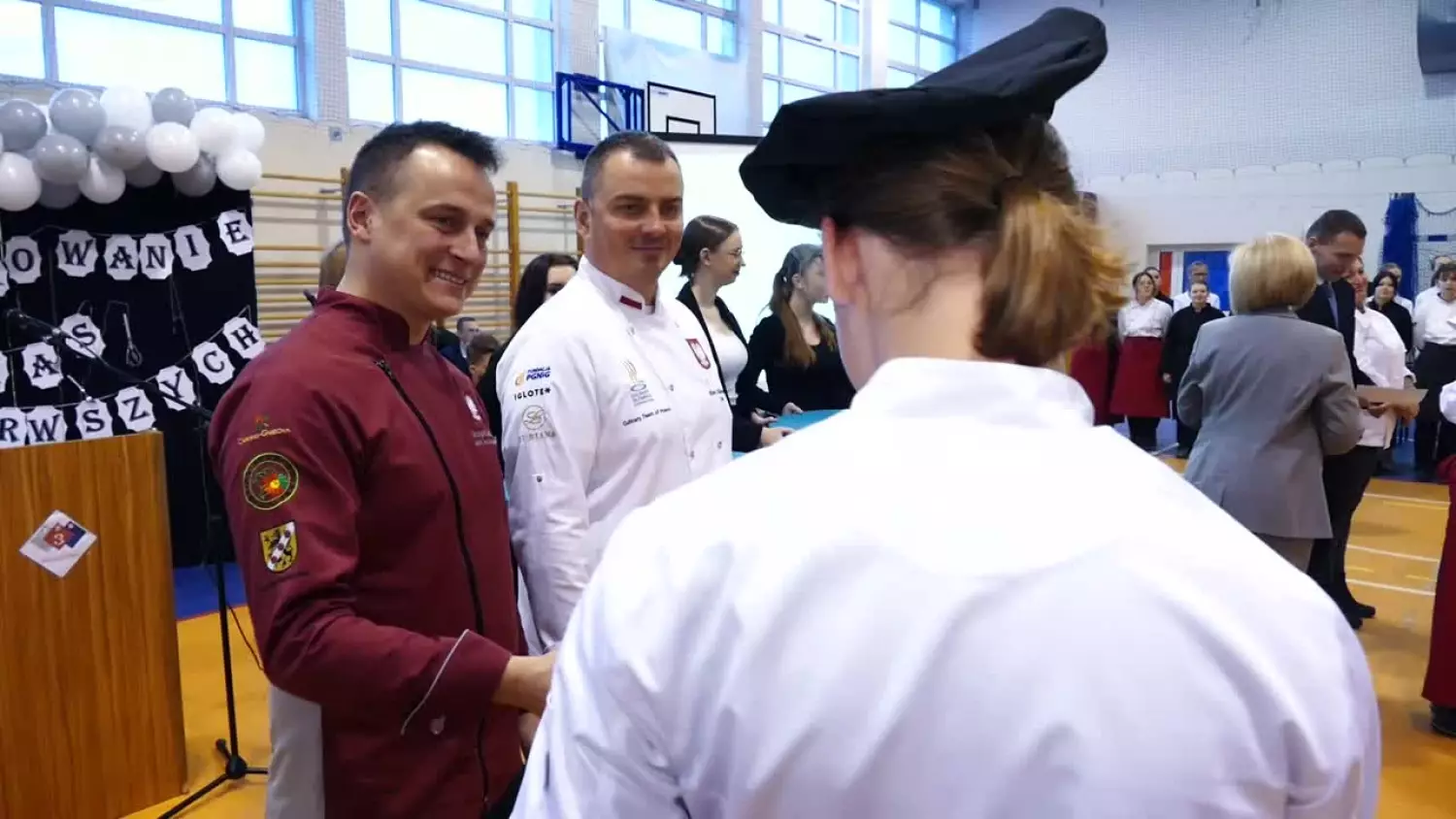 czepkowanie-wreczenie-czepkow-kucharskich.mp4