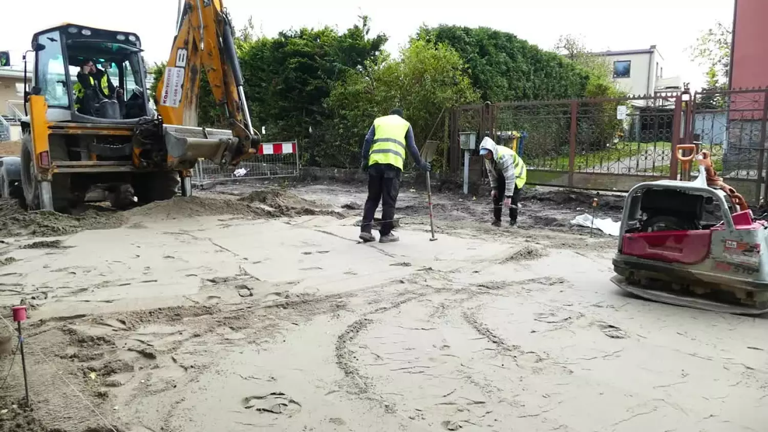 opoznena-w-remoncie-na-ulniskiej-x264.mp4