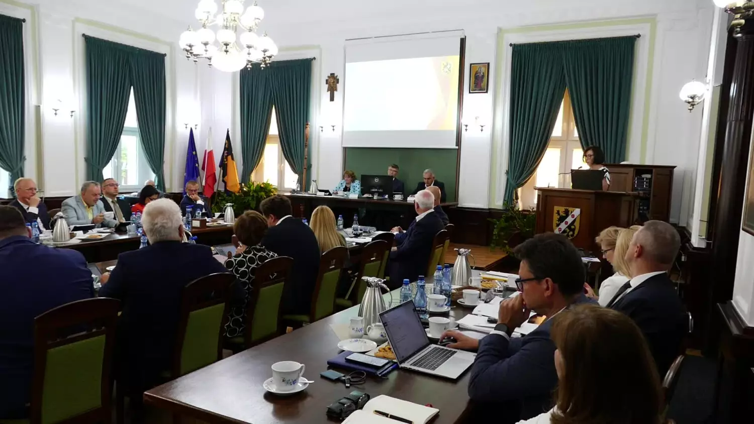 sesja-i-absolutorium-dla-powiatu.mp4