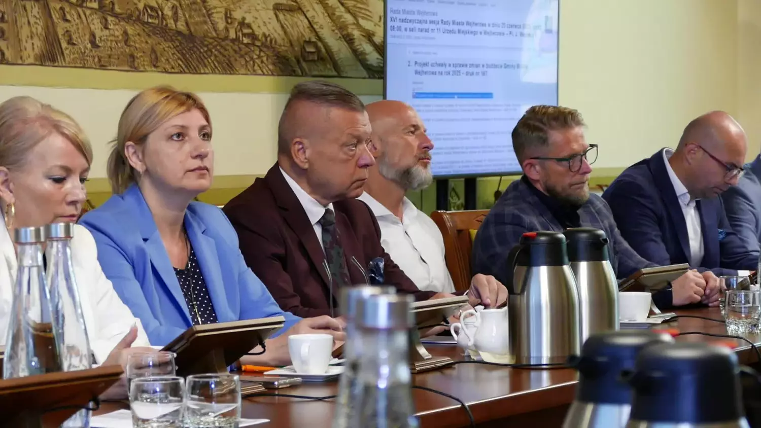 xvi-nadzwyczajna-sesja-um.mp4