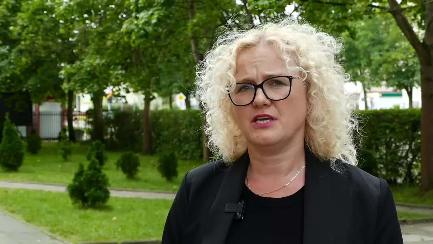 szkoly-podstawowe-sprzataja-swiat.mp4