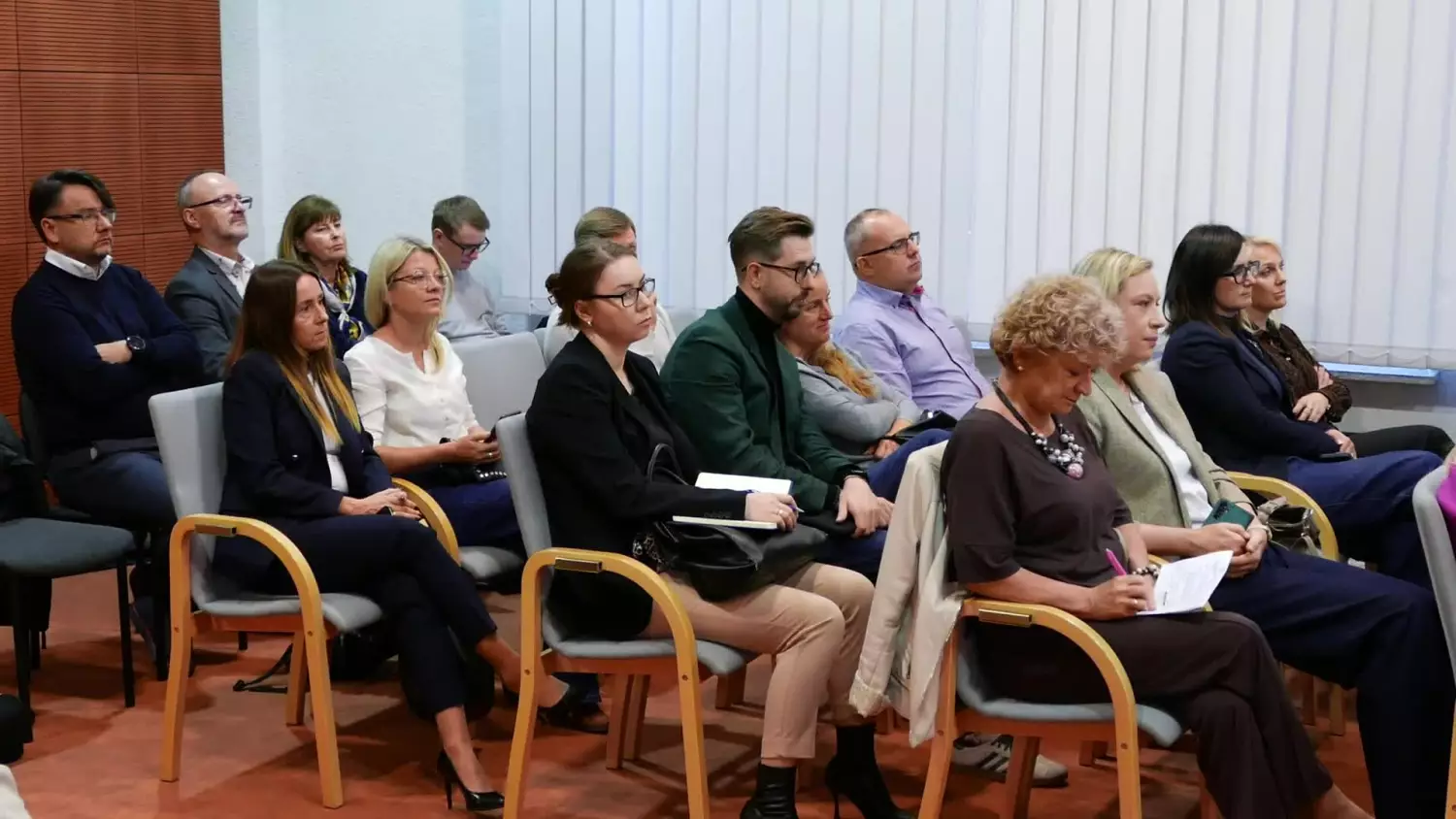 seniorzy-w-metropolii.mp4