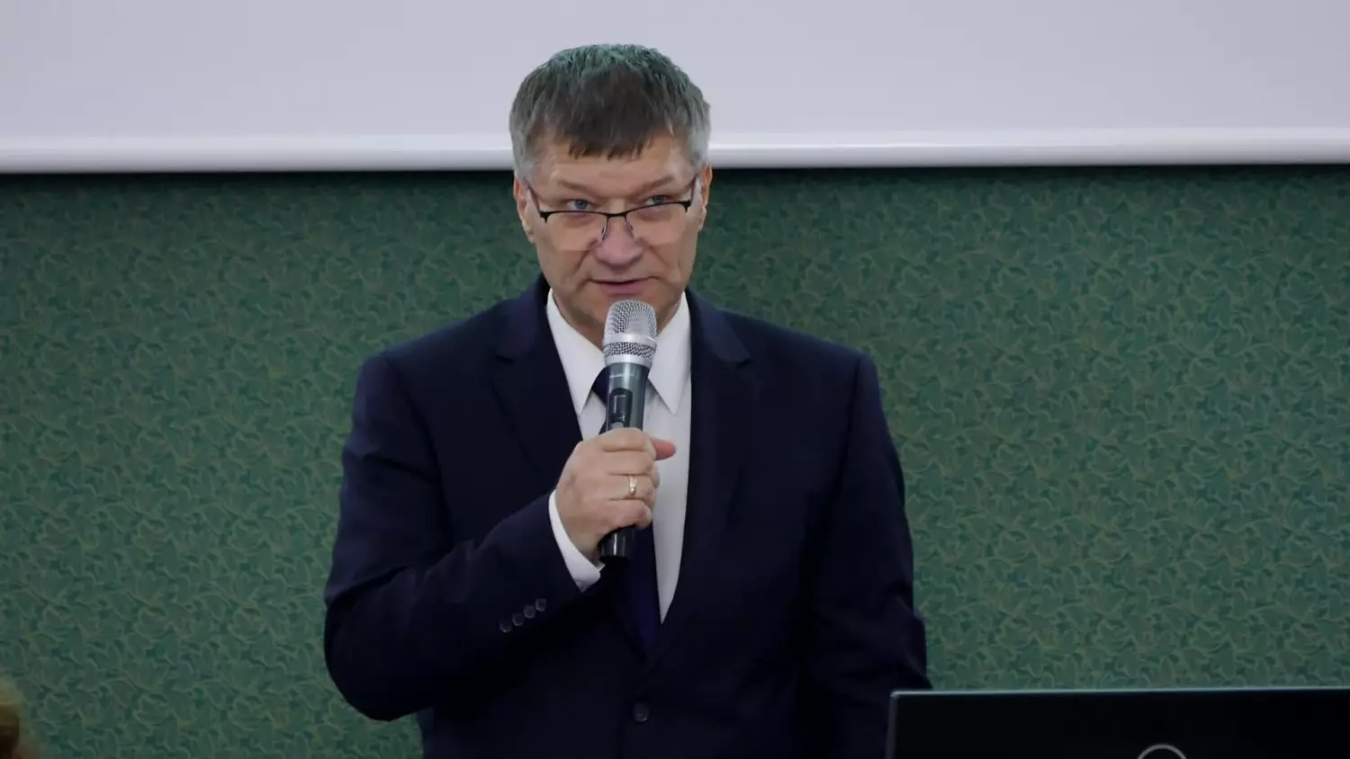 sesja-rady-powiatu.mp4