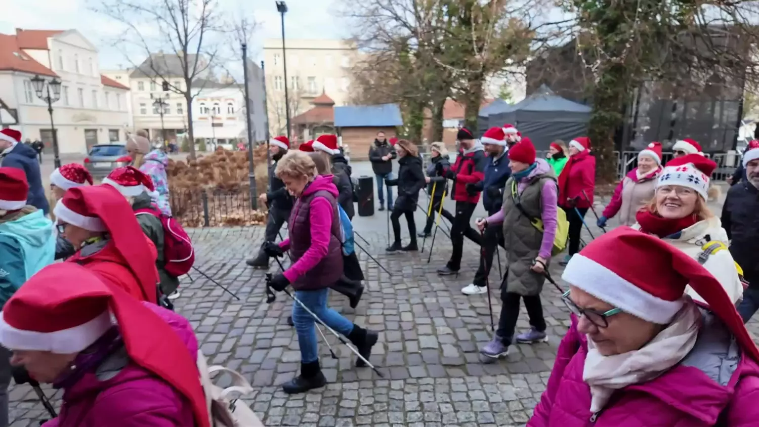 mikolajkowy-marsz-nordic-walking.mp4